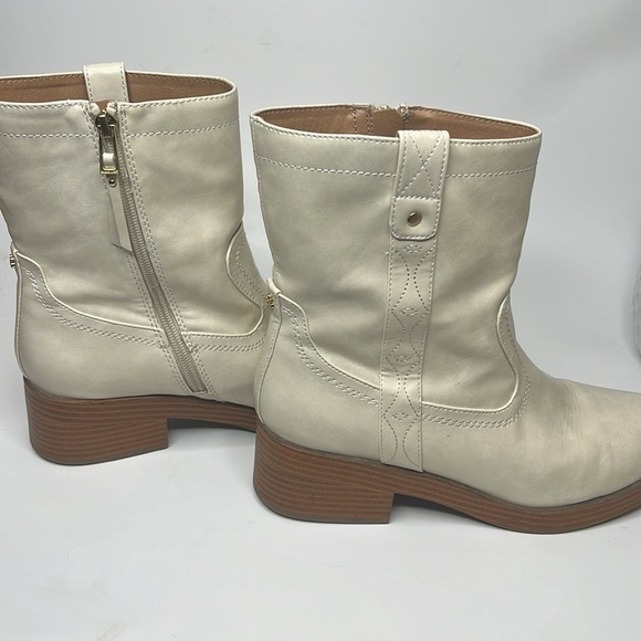 Sam & Libby western booties size 8.5 in ivory with 2” heel. - Picture 5 of 11